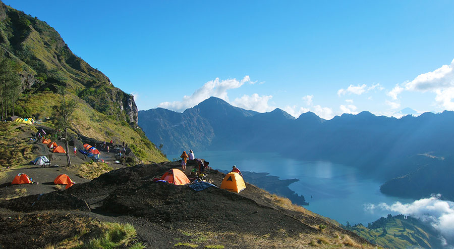 plawangan-sembalun-crater.jpg