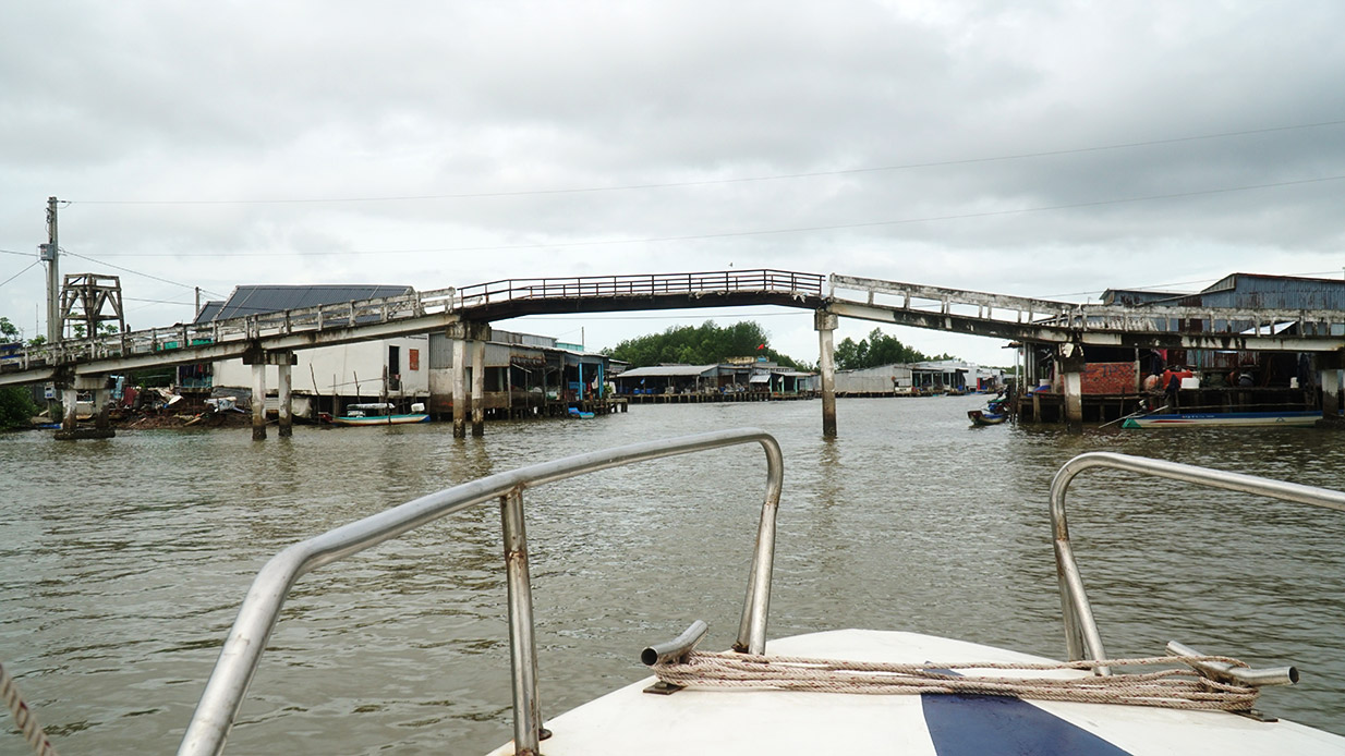 thi-tran-Nam-Can-TEO06708.jpg