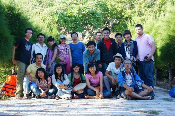 nhom1.jpg