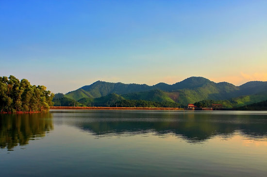 nui-coc-lake.jpg
