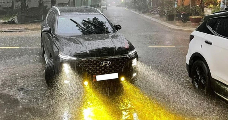  Đèn sương mù ô tô là một sản phẩm cần thiết cho các tài xế khi đi đường