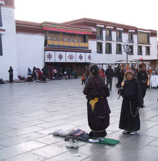 truoc20cong20jokhang.jpg