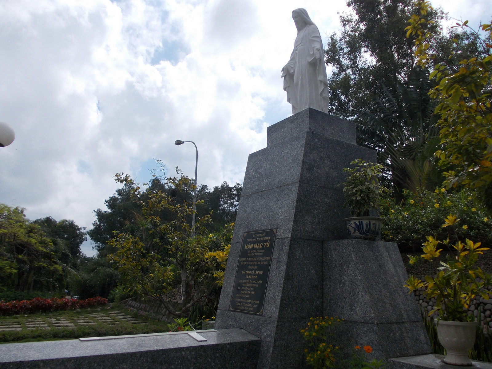26796021262_9bf3c41a67_h.jpg