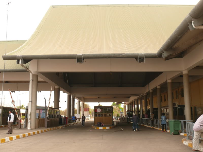 nhapcanhlao.jpg