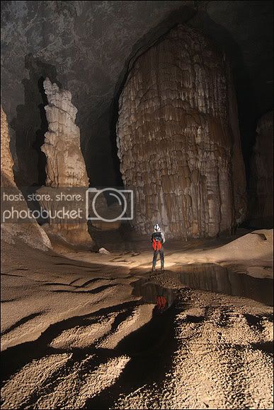 HangsonDoongcave1t.jpg