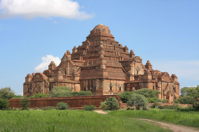 Dhammayangyi_Paya,_Bagan,_Myanmar.jpg