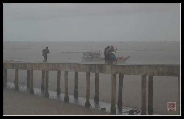 Chitto_TNB224_Raining.jpg
