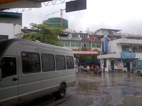 benxehakhau.jpg
