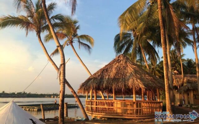 Khu du lịch sinh thái Làng Bè buổi hoàng hôn