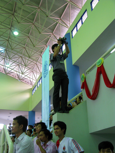 camera%20man%20tac%20nghiep.jpg