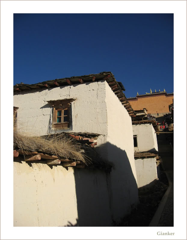 ShongzalinTemple14.jpg