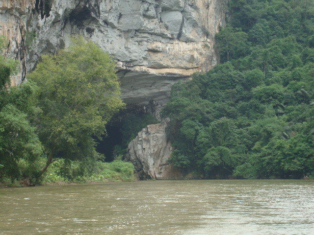 2010-09-24-cd-mb-1278-dong-pluong-buoc-lom.jpg
