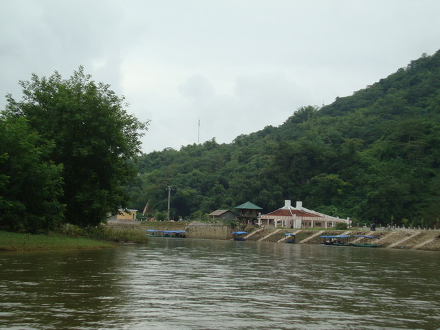 2010-09-24-cd-mb-1294-dong-pluong-buoc-lom.jpg