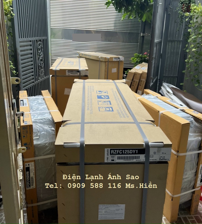 may-lanh-am-tran-daikin-fcfc(1).jpg