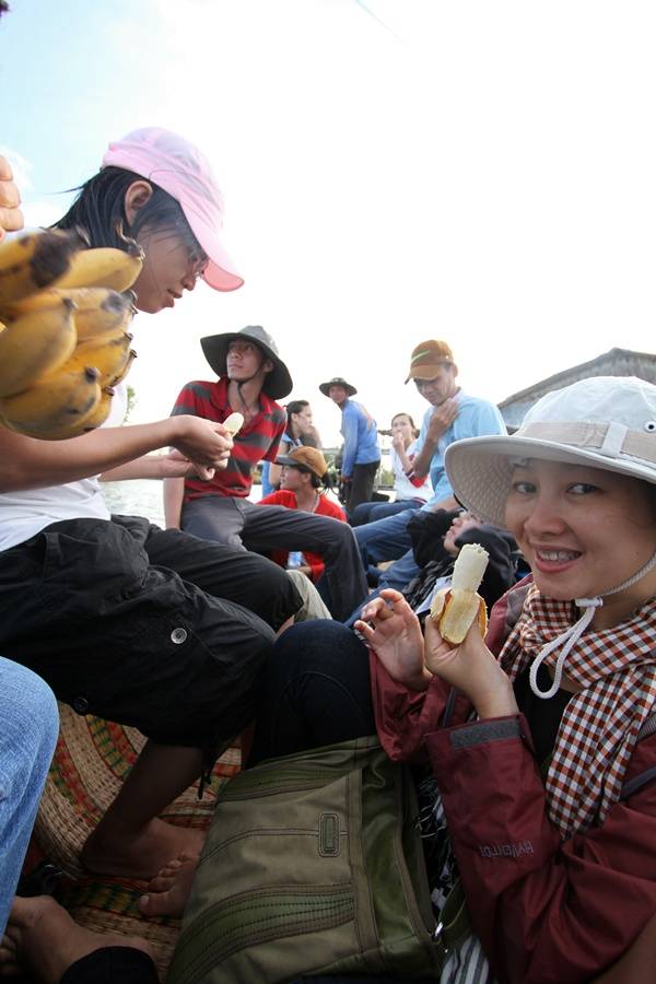 loanchau927.jpg
