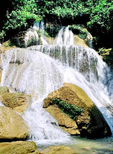 1351639402-du-lich-tuyen-quang--3-.jpg