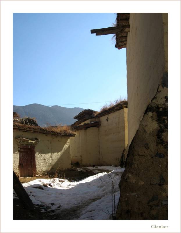 ShongzalinTemple16.jpg