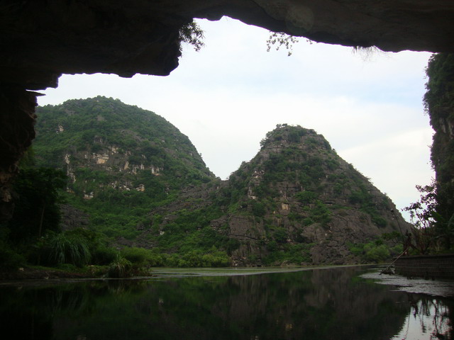 2010-09-26-cd-mb-1574-trang-an.jpg