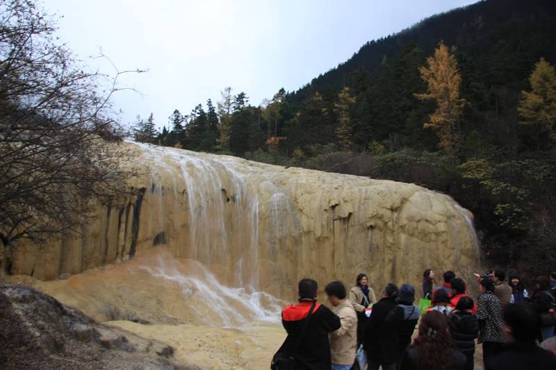hoanglong180.jpg