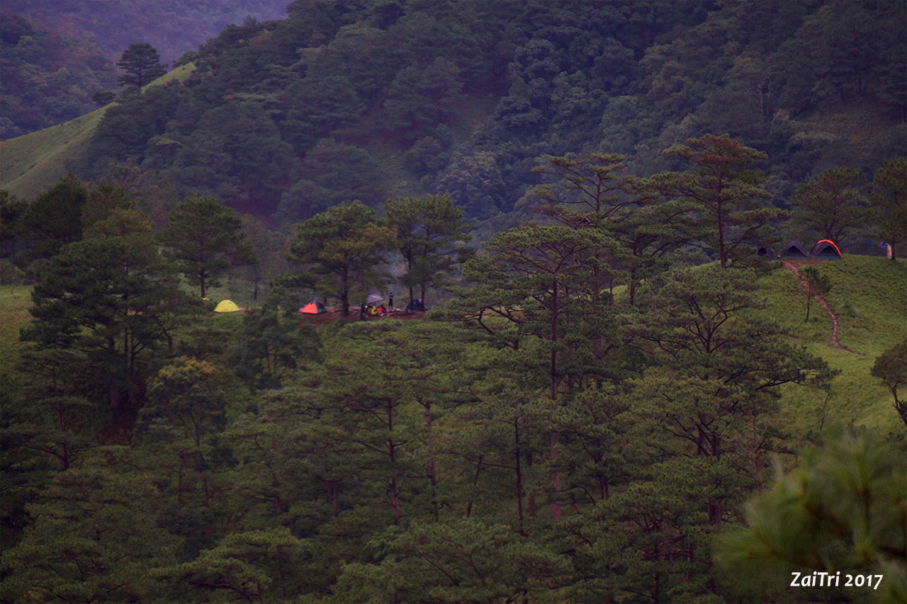 ben-kia-doi-1-nhom-cam-trai-DSC00187.jpg