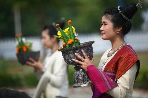 250411afamilyDLlao1-6.jpg