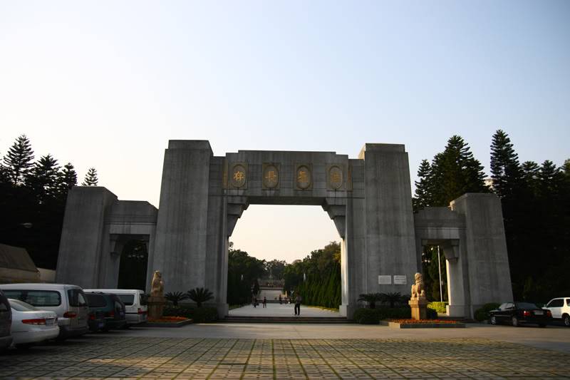 hoanghoacuong1.jpg