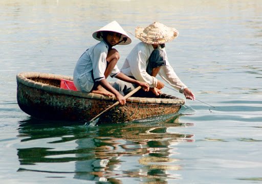 thuyen%20thung1.jpg