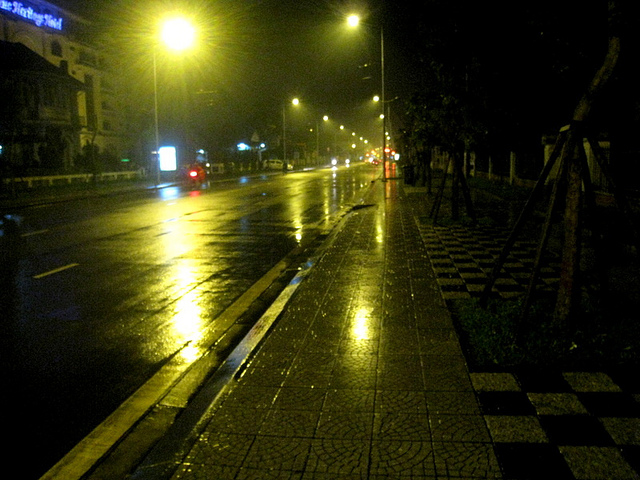 5637389407_784880e164_z.jpg