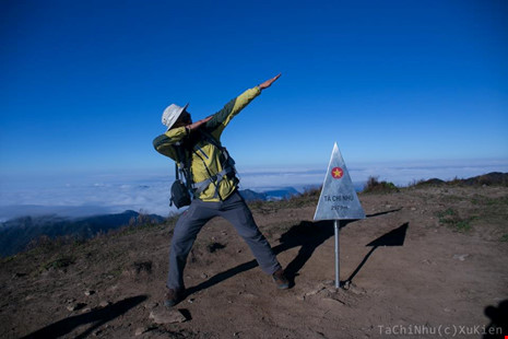 1480503936-tachinhu10qbib_eqca.jpg