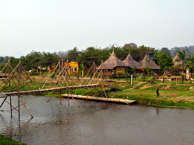 hutbungalowpai_zps59575362.jpg