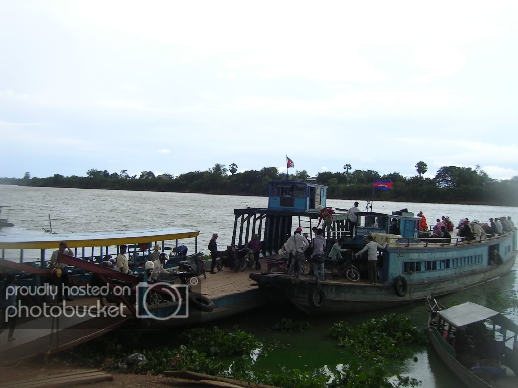 THUYENROILANG.jpg