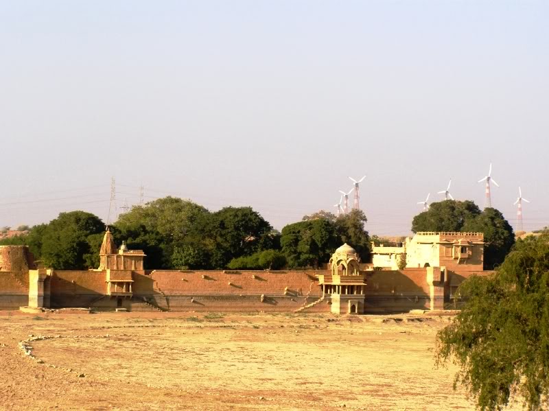 PB290799.jpg