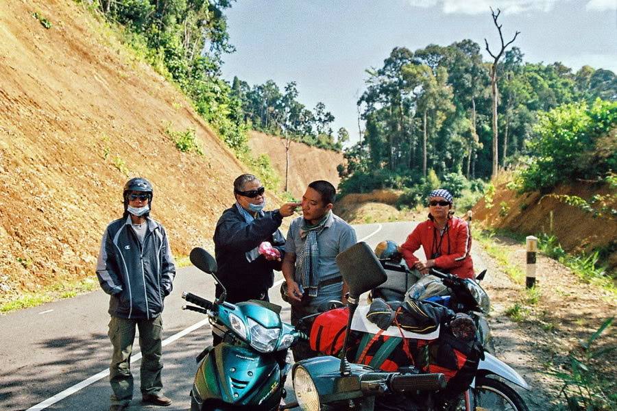 LAOS053Az.jpg