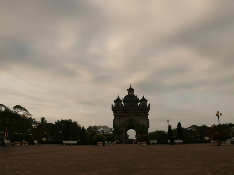 patuxay1.jpg