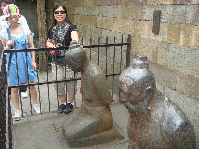 13461067315_994382ccac_z.jpg