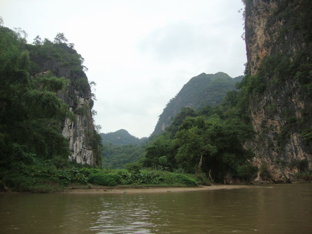 2010-09-24-cd-mb-1280-dong-pluong-buoc-lom.jpg