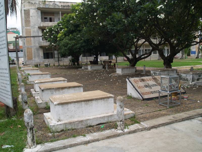 tuol.jpg