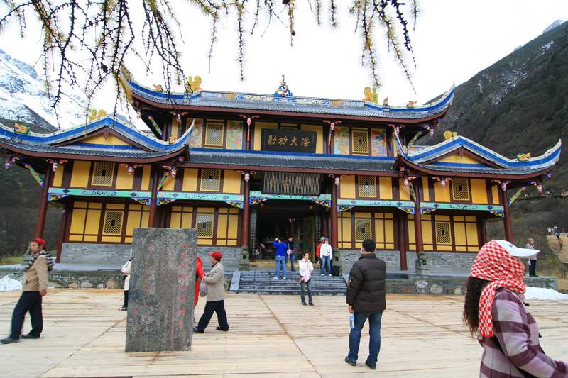 hoanglong61.jpg