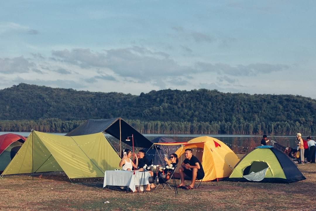 thuê lều cắm trại Hồ Dầu Tiếng