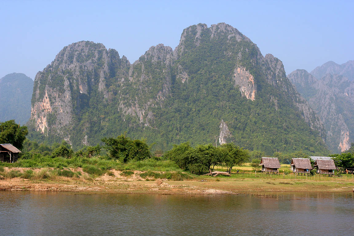 Nam_Song_River_Vang_Vieng_Laos.jpg